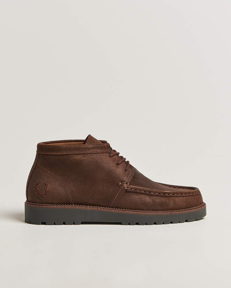 Herr | Kängor | Fred Perry | Kenny Waxed Suede Chukka Boot Burnt Tobacco