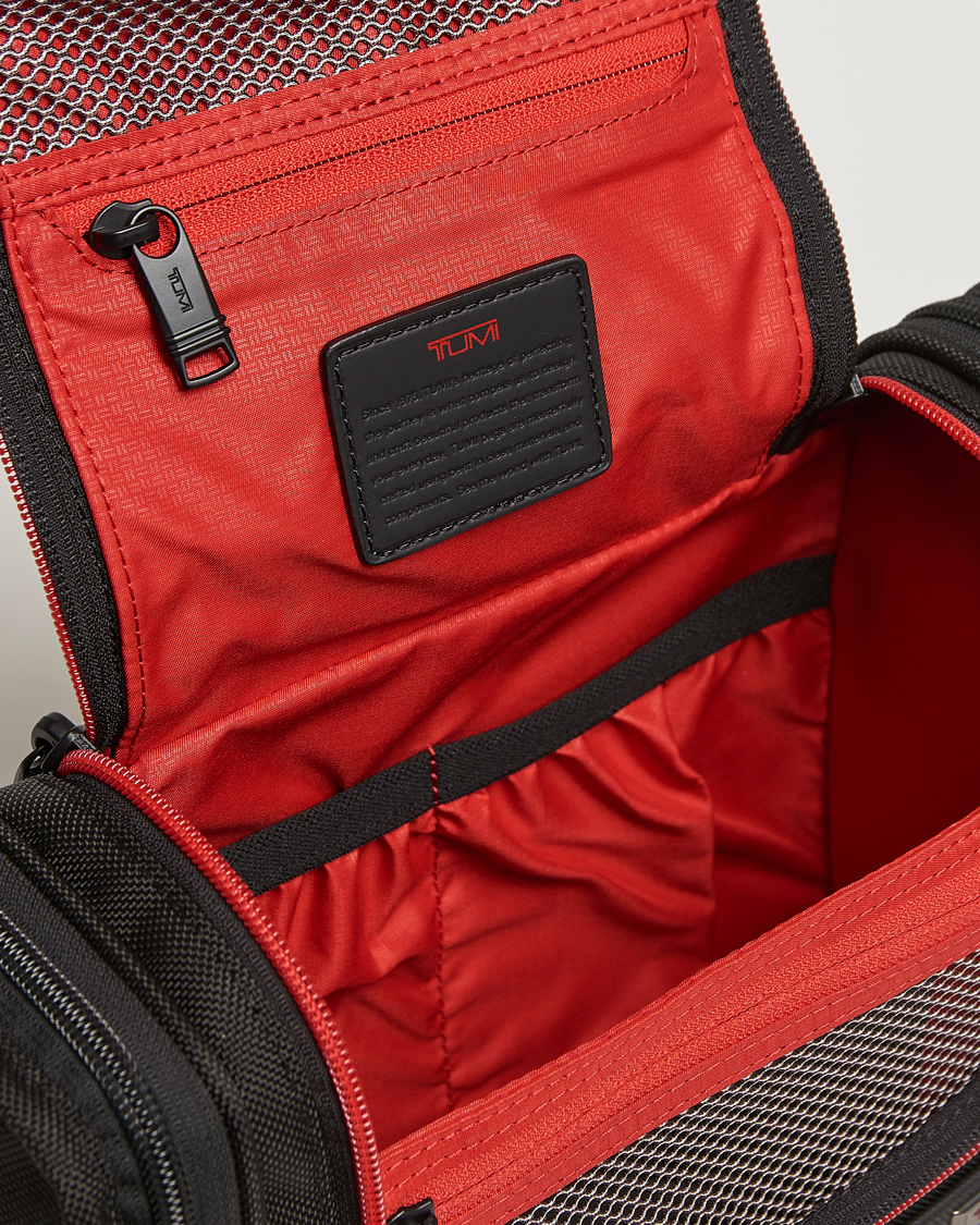 Herr | Väskor | TUMI | Alpha 3 Hanging Travel Kit Black/Red