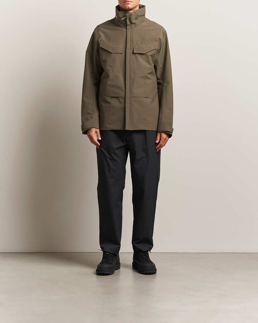 Herr | Jackor | Arc'teryx Veilance | GORE-TEX Field Jacket Brown