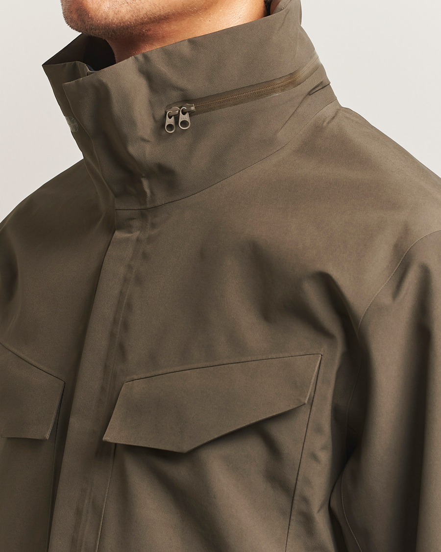 Herr | Jackor | Arc'teryx Veilance | GORE-TEX Field Jacket Brown