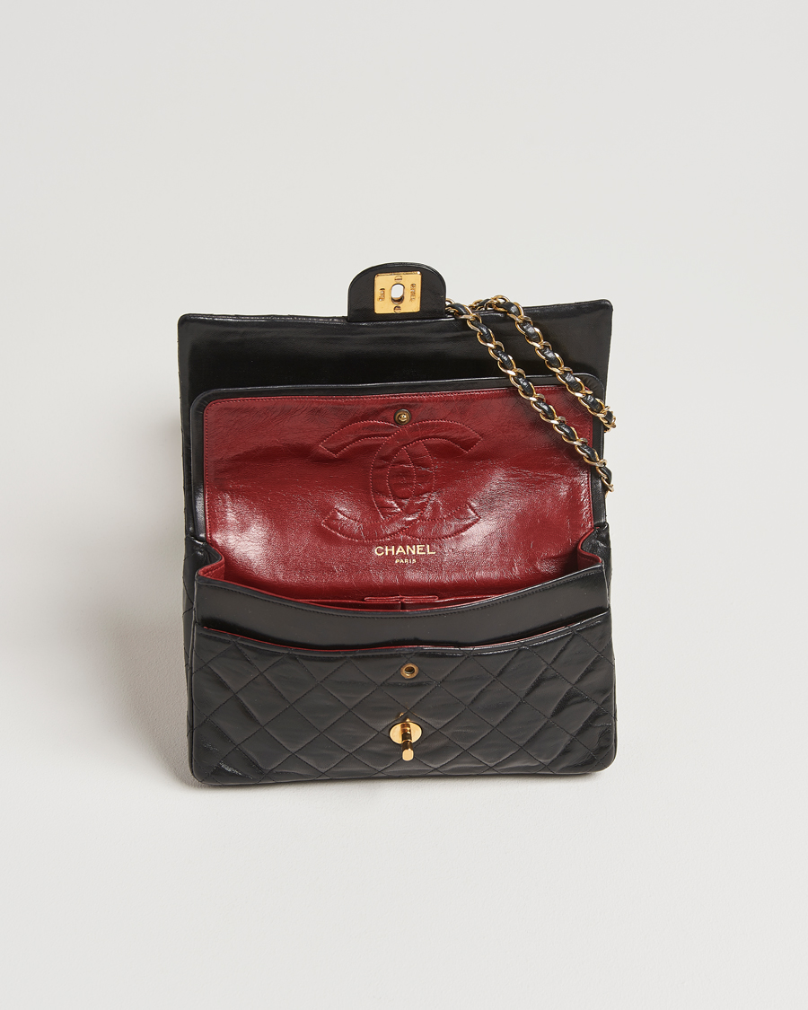 Herr | Gifts for Her | Chanel Pre-Owned | Classic Double Flap Medium Lambskin Black