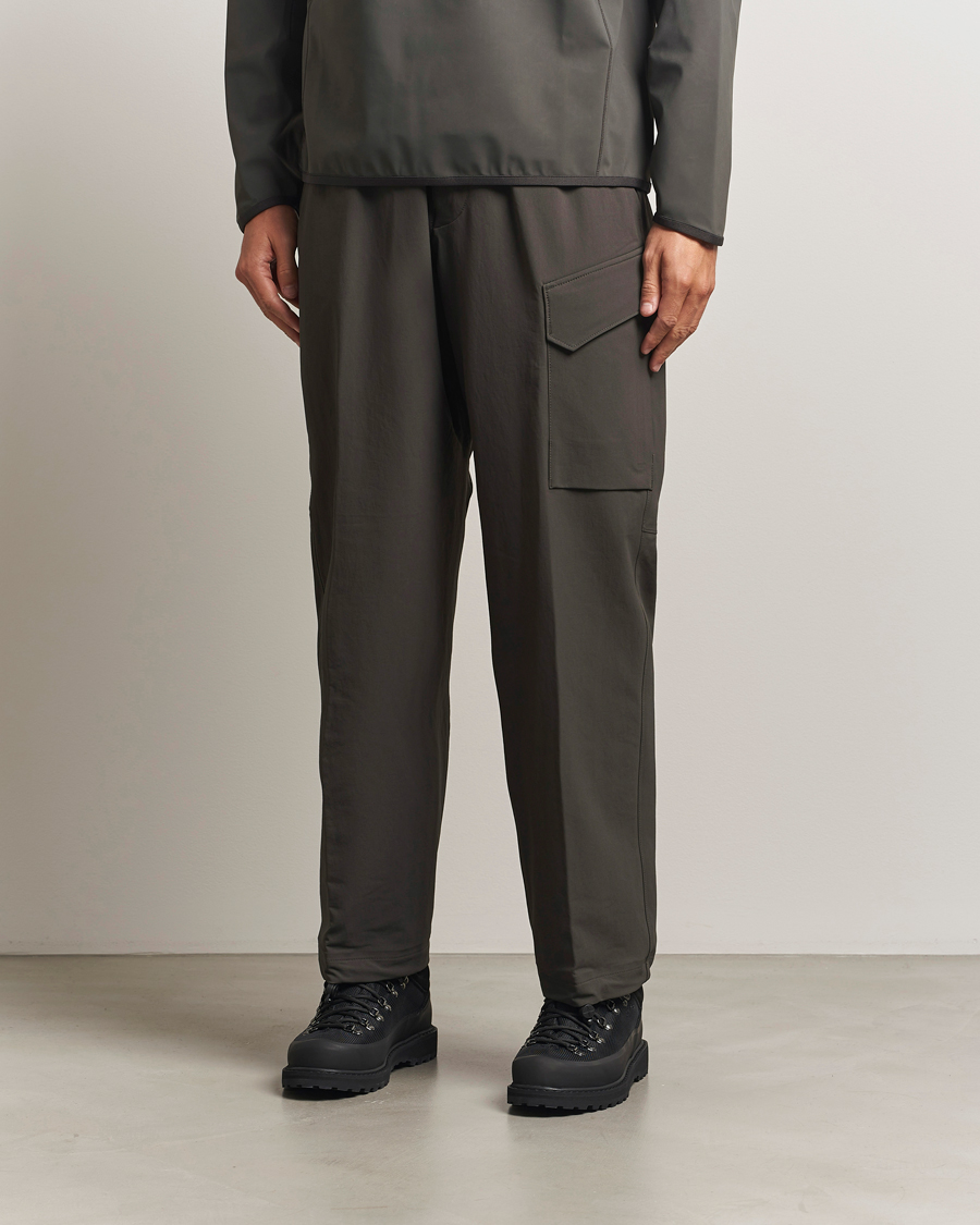 Herr | Byxor | Stone Island | Stellina Nylon Stretch Cargo Joggers Lead Grey