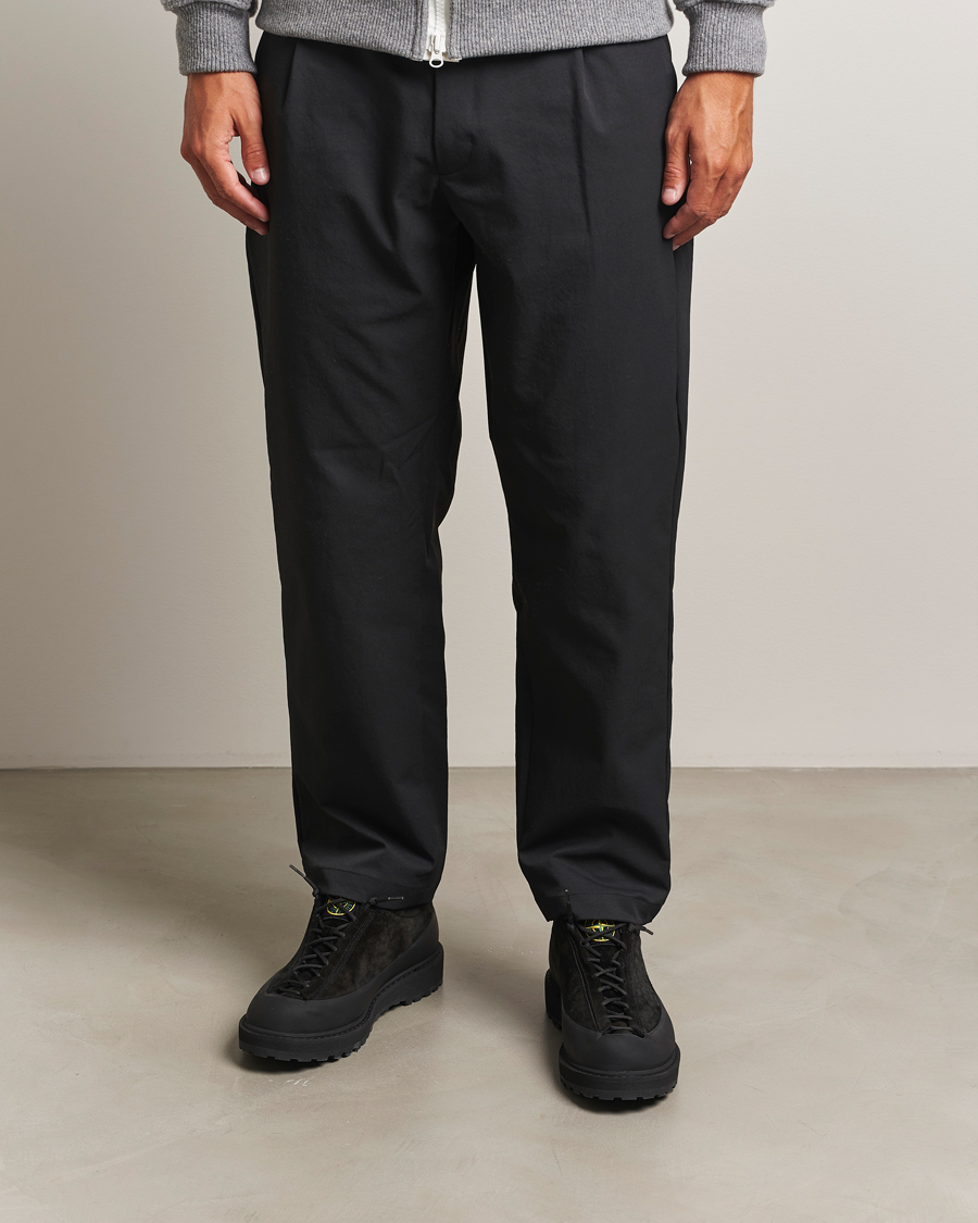 Herr | Sneakers | Stone Island | Low Top Suede Sneakers Black