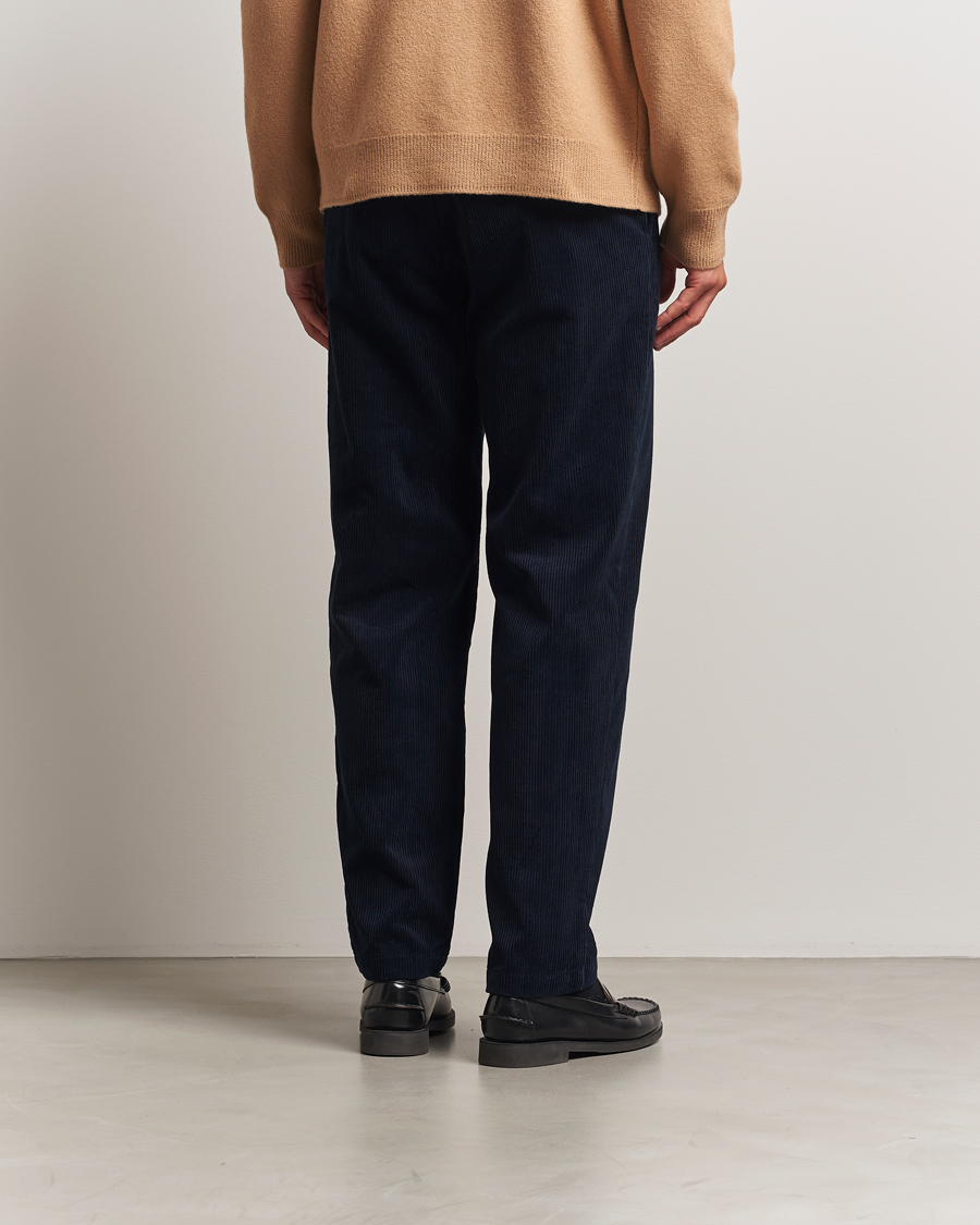 Herr | Byxor | A.P.C. | Lawrence Corduroy Trousers Dark Navy