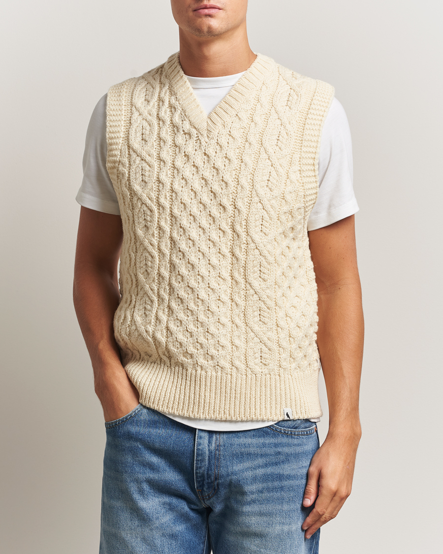 Herr | Tröjor | Peregrine | Hudson Wool Aran Knitted Vest Ecru