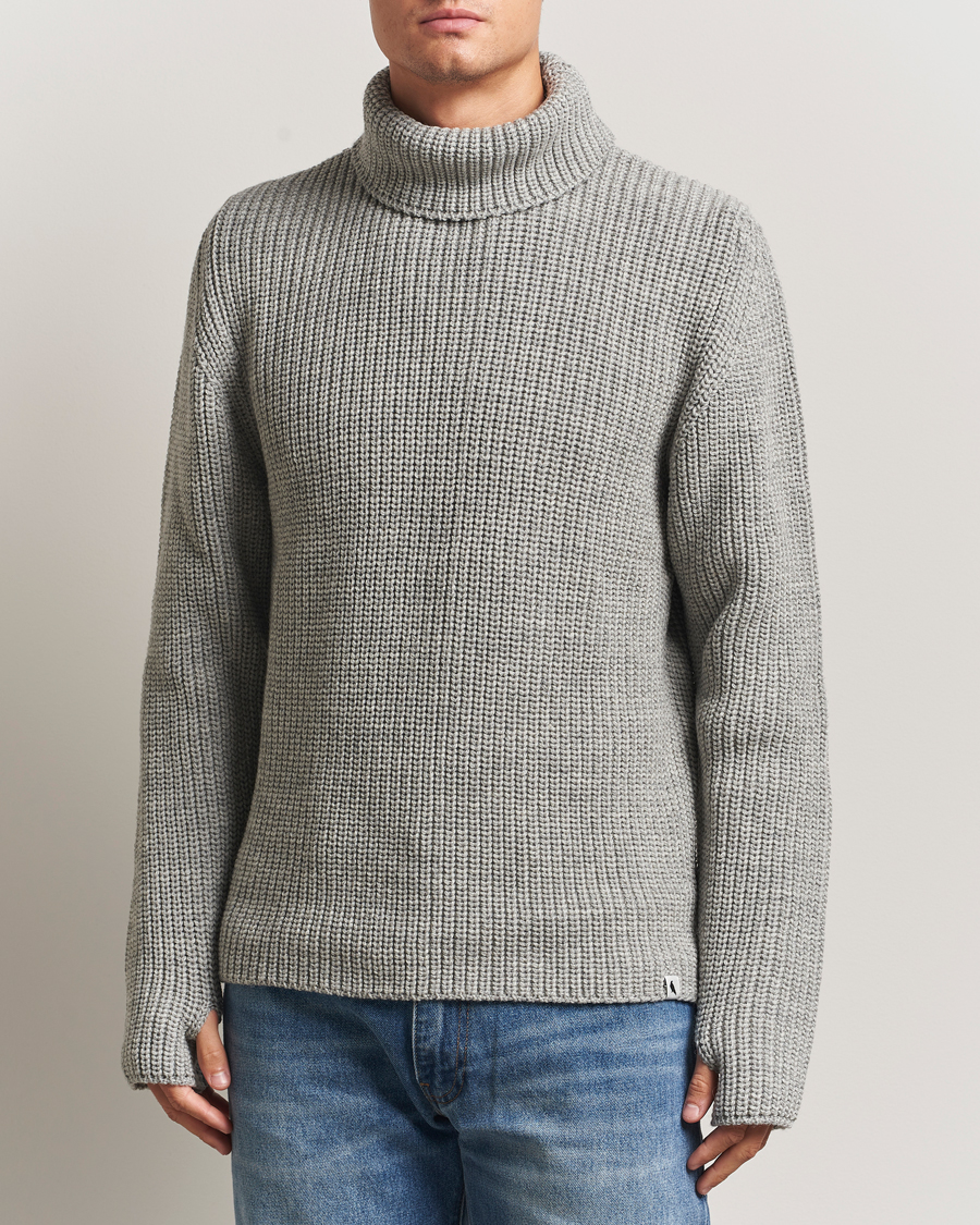 Herr | Tröjor | Peregrine | Wilkinson Knitted Merino Rollneck Light Grey