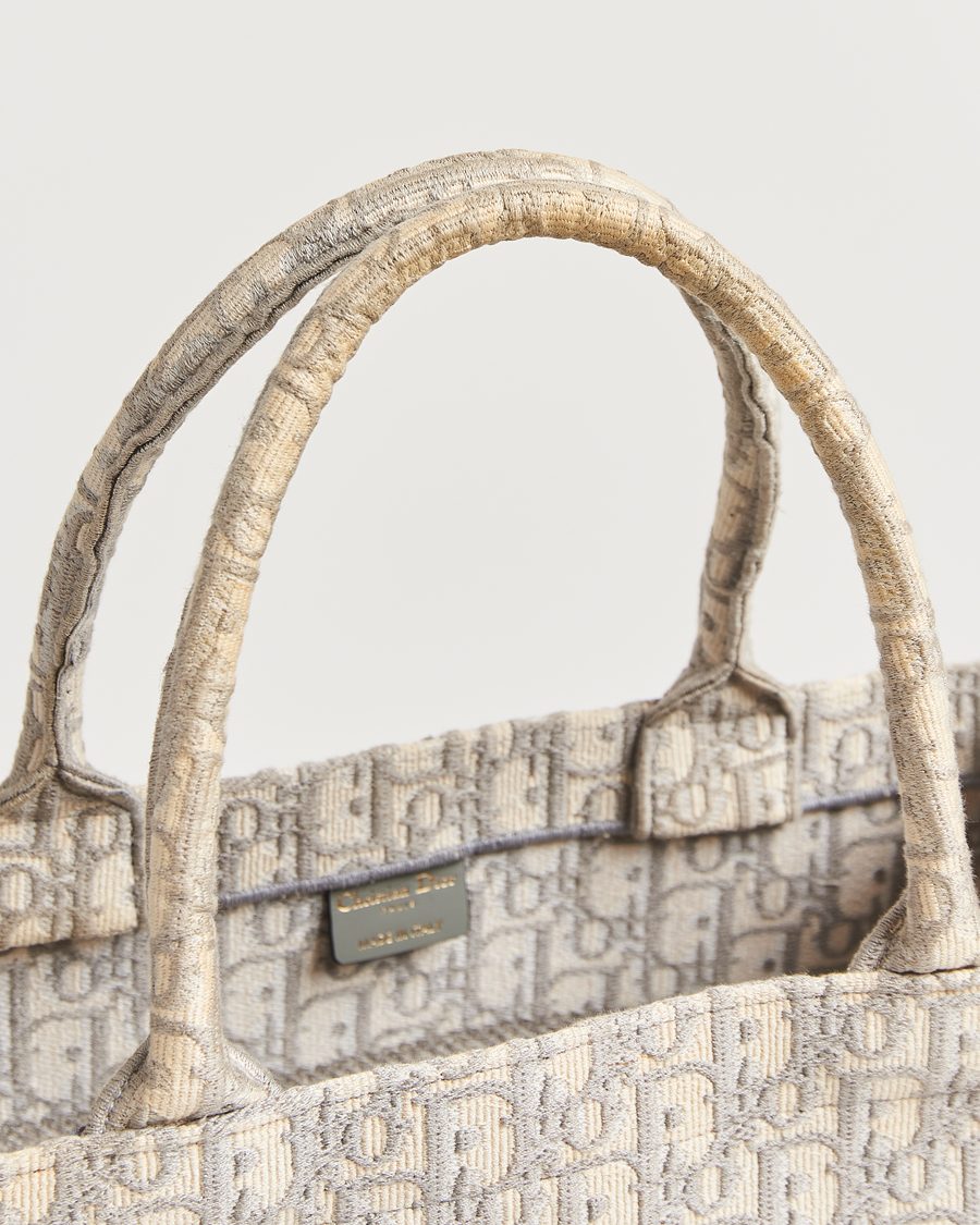 Herr | Pre-Owned & Vintage Bags | Dior Pre-Owned | Medium Dior Book Tote Light grey