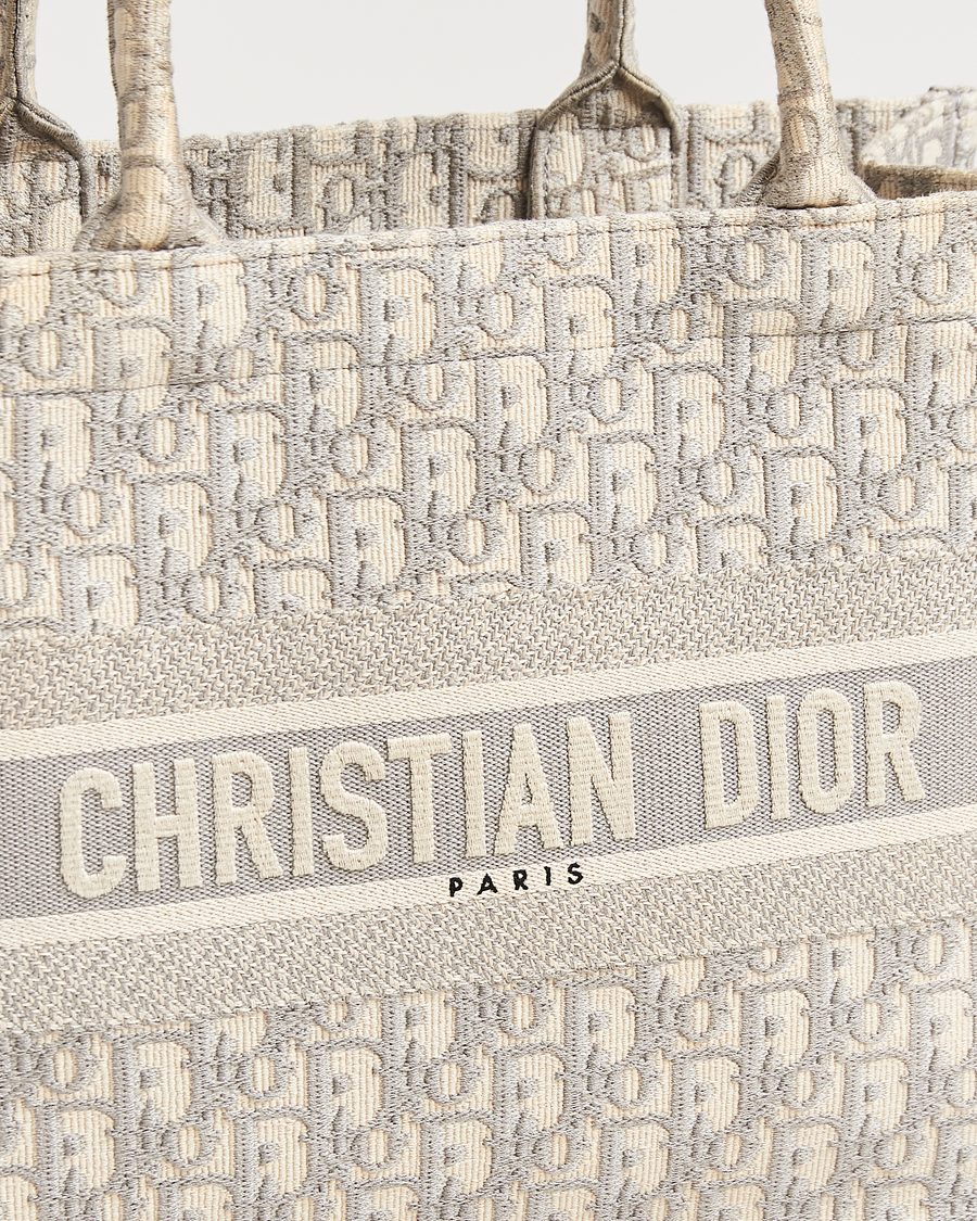 Herr | Pre-Owned & Vintage Bags | Dior Pre-Owned | Medium Dior Book Tote Light grey