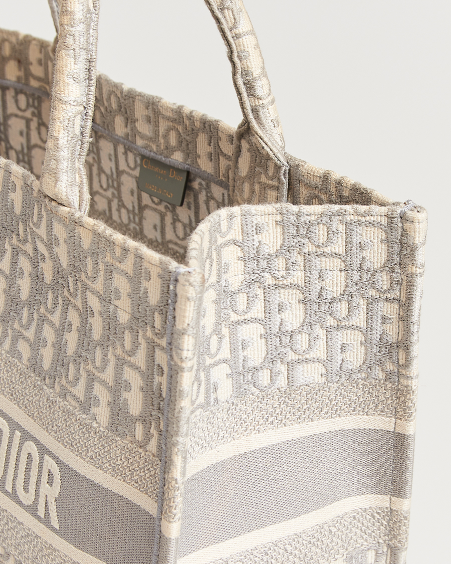 Herr | Pre-Owned & Vintage Bags | Dior Pre-Owned | Medium Dior Book Tote Light grey