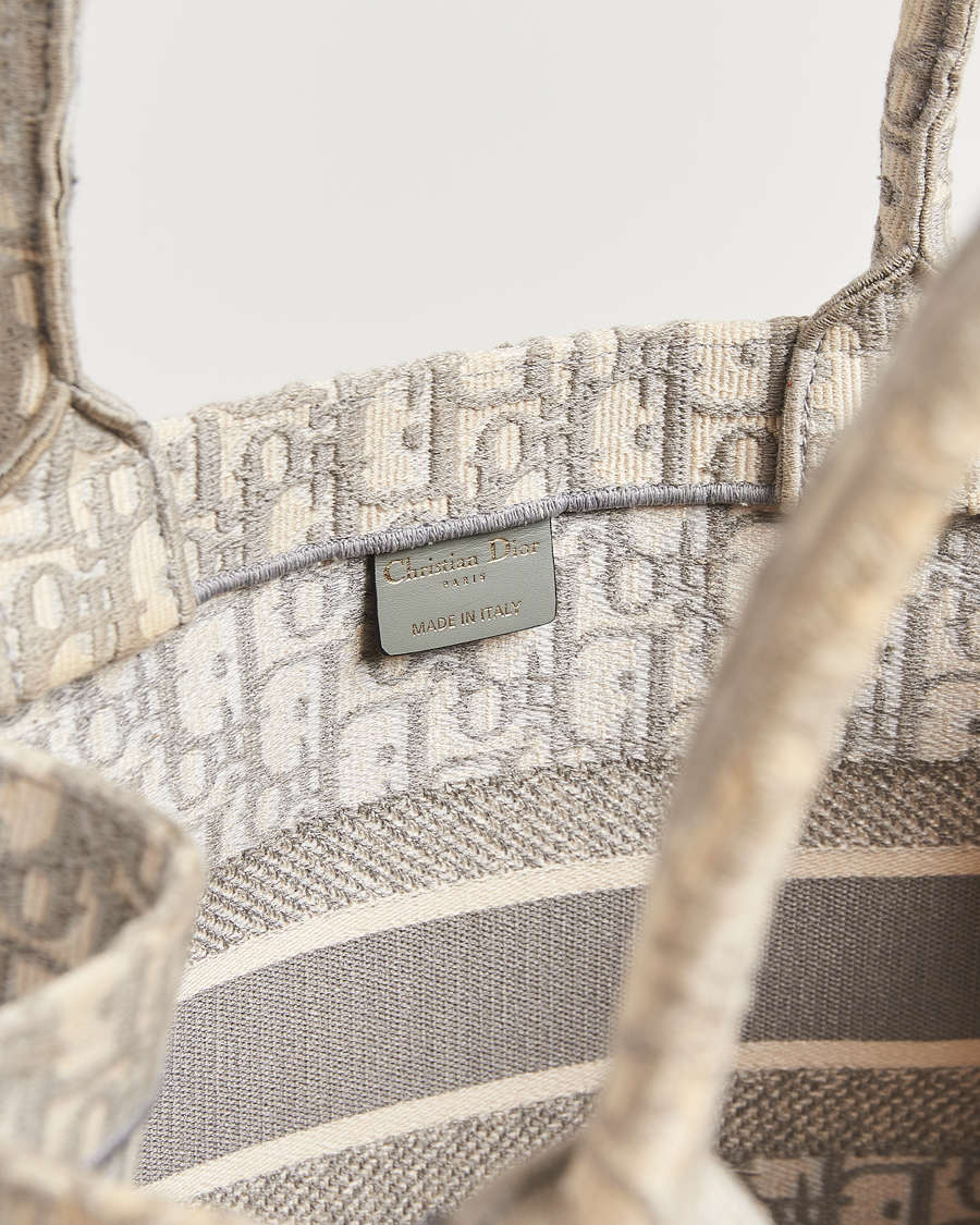 Herr | Pre-Owned & Vintage Bags | Dior Pre-Owned | Medium Dior Book Tote Light grey