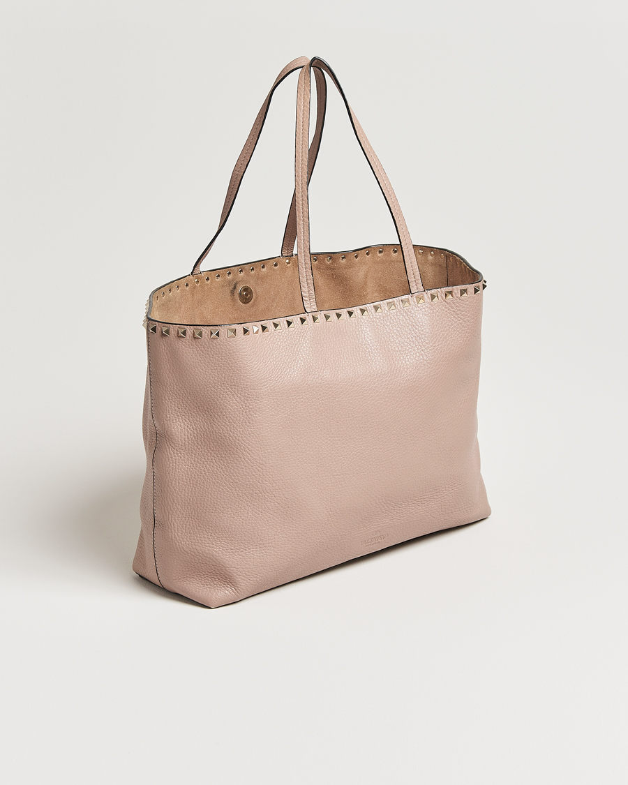 Herr | Pre-Owned & Vintage Bags | Valentino Pre-Owned | Medium Rockstud Tote Bag Poudre