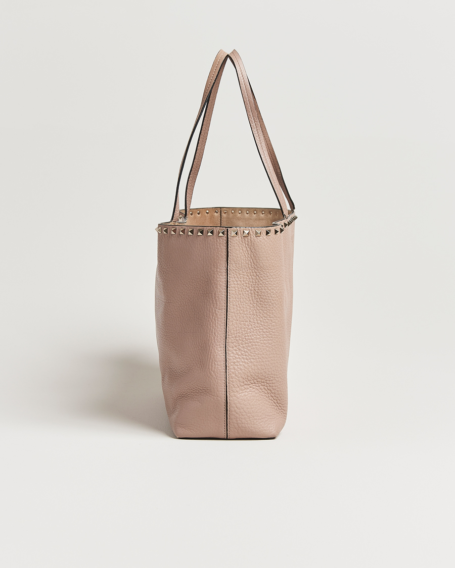 Herr | Pre-Owned & Vintage Bags | Valentino Pre-Owned | Medium Rockstud Tote Bag Poudre