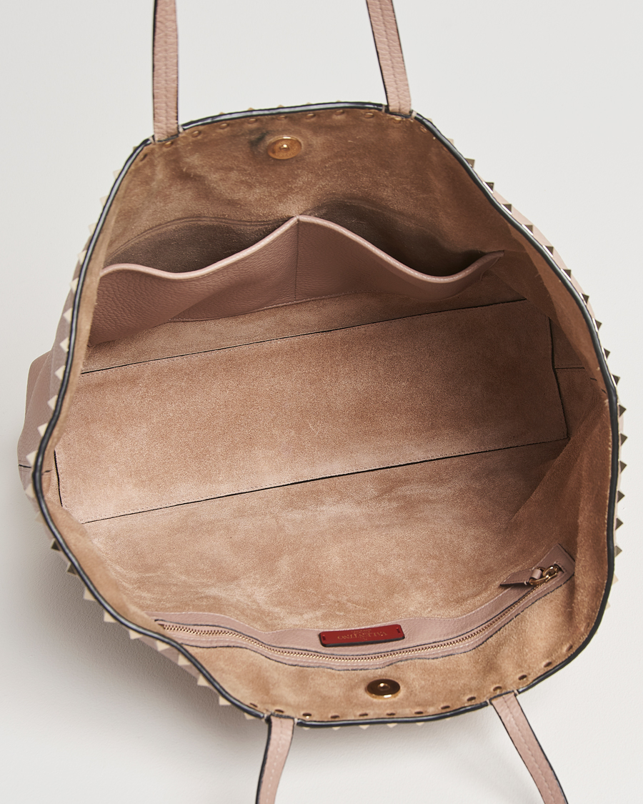 Herr | Pre-Owned & Vintage Bags | Valentino Pre-Owned | Medium Rockstud Tote Bag Poudre