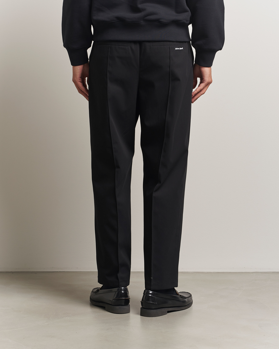 Herr | Byxor | Maison Kitsuné | Cotton Twill Pleated Drawstring Trousers Black