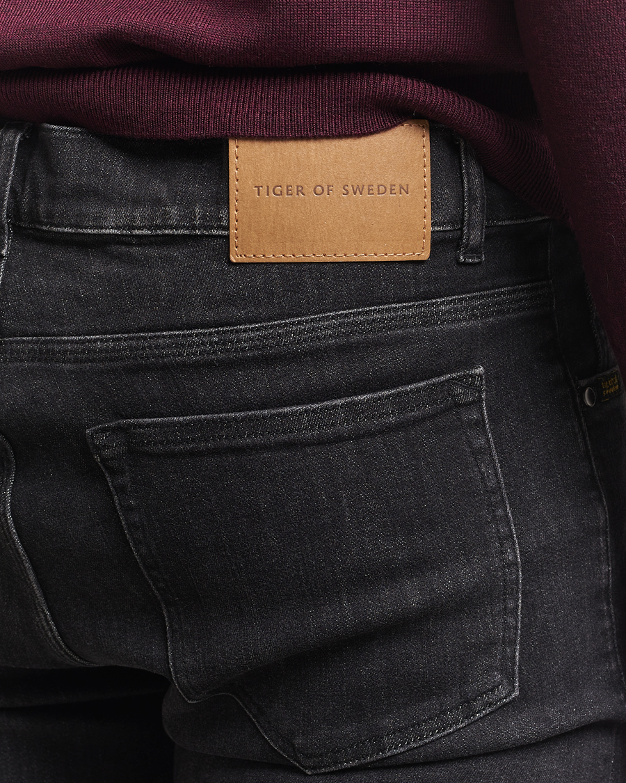 Herr | Byxor | Tiger of Sweden | Evolve Jeans Washed Black