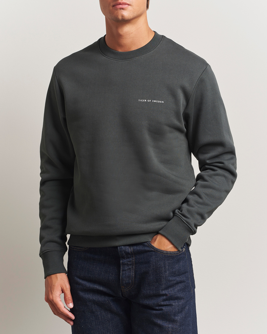 Herr | Tröjor | Tiger of Sweden | Emerson Crew Neck Sweatshirt Midnight Green