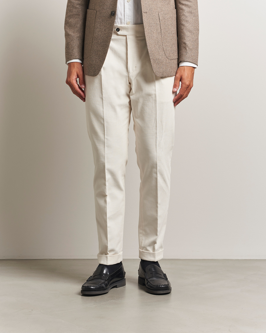 Herr | Byxor | Tiger of Sweden | Tenuta Pleated Corduroy Trousers Light Ivory