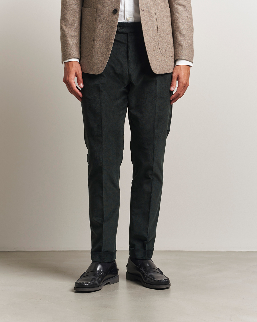 Herr | Byxor | Tiger of Sweden | Tenuta Pleated Corduroy Trousers Midnight Green
