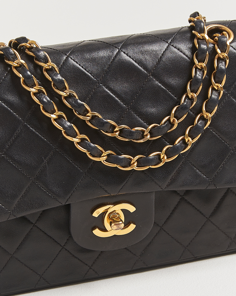 Herr | Gifts for Her | Chanel Pre-Owned | Classic Double Flap Medium Lambskin Black