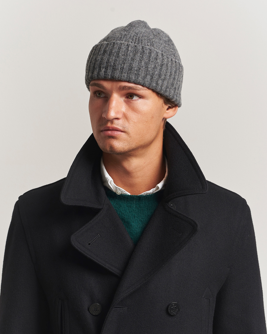 Herr | Mössor | Robert Mackie | Rona Ribbed Shaggy Lambswool Beanie Dark Grey