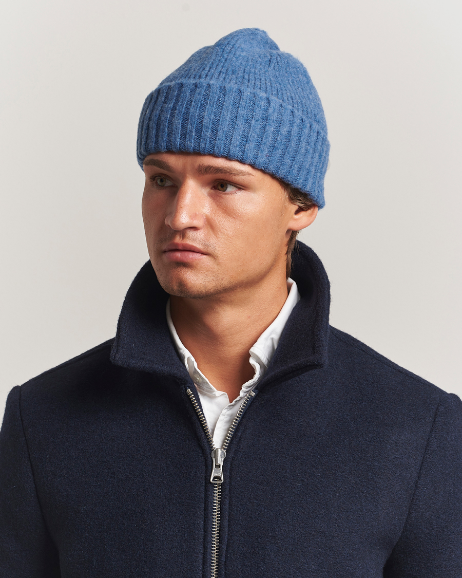 Herr | Mössor | Robert Mackie | Rona Ribbed Shaggy Lambswool Beanie Light Blue