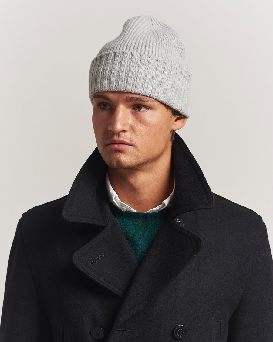 Herr | Mössor | Robert Mackie | Kingswell Ribbed Wool/Cashmere Beanie Light Grey