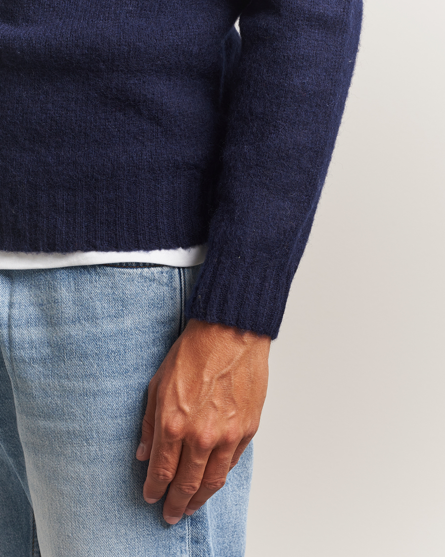 Herr | Tröjor | Harley Of Scotland | Brushed Supersoft Lambswool Crewneck Navy