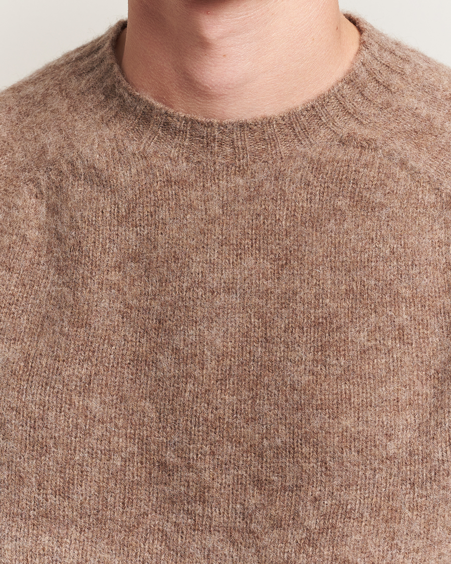 Herr | Tröjor | Harley Of Scotland | Brushed Supersoft Lambswool Crewneck Tundra