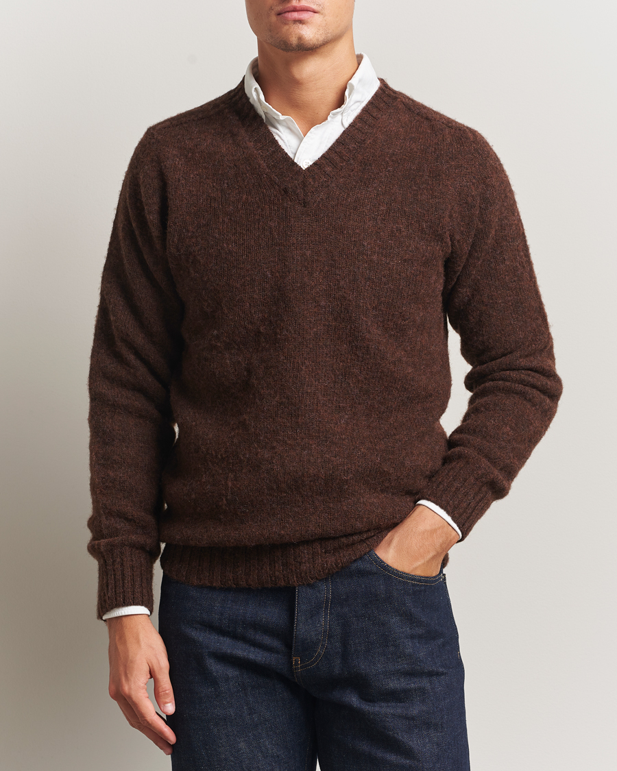 Herr | Tröjor | Harley Of Scotland for Care of Carl | Harley Of Scotland Brushed Supersoft Lambswool V-Neck Brown