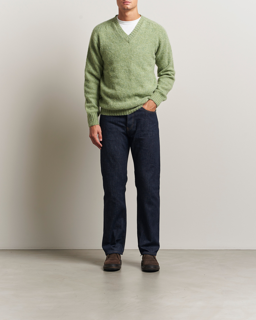 Herr | Tröjor | Harley Of Scotland | Brushed Supersoft Lambswool V-Neck Light Green