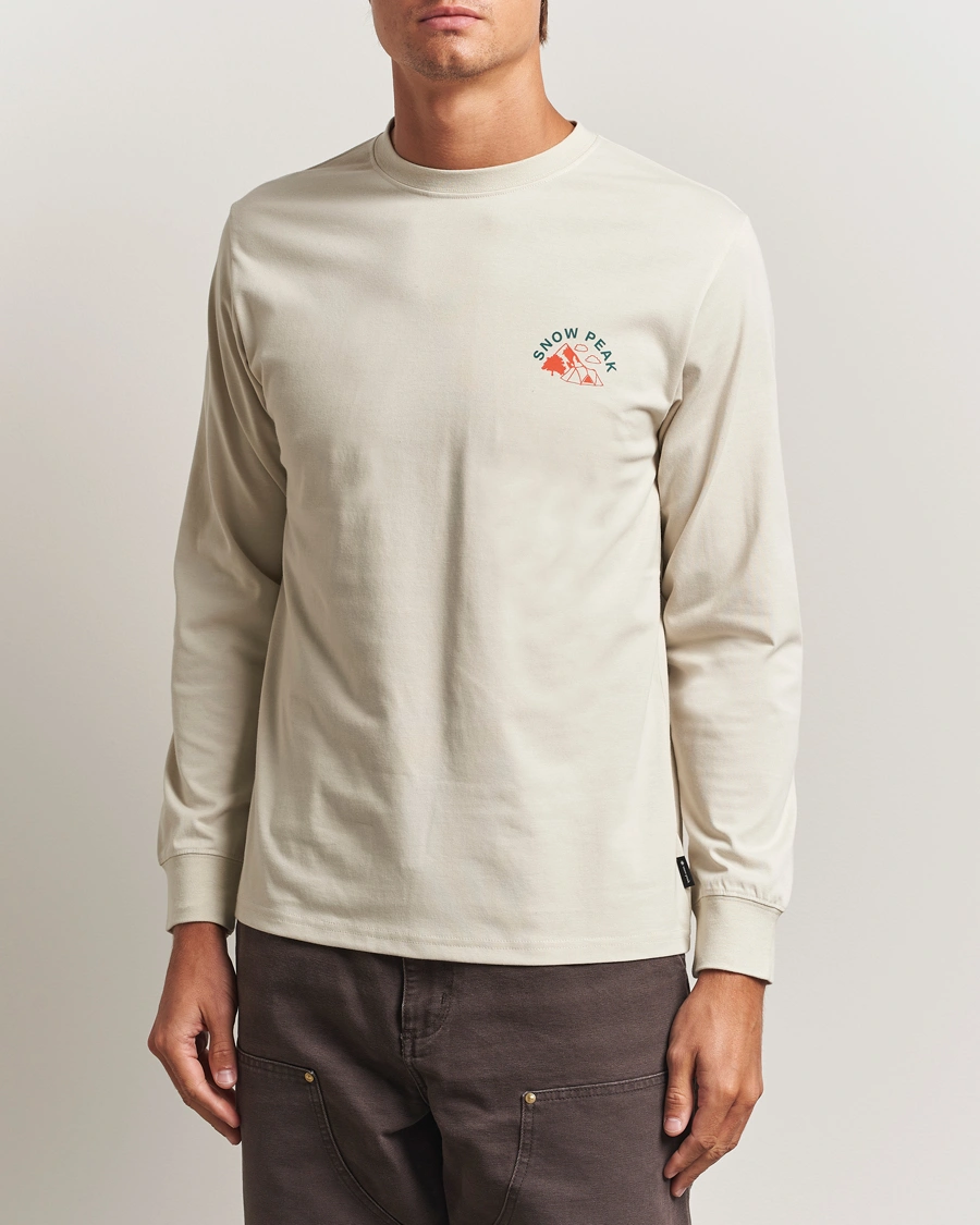 Herr | T-Shirts | Snow Peak | Graphic Long Sleeve T-Shirt Ivory