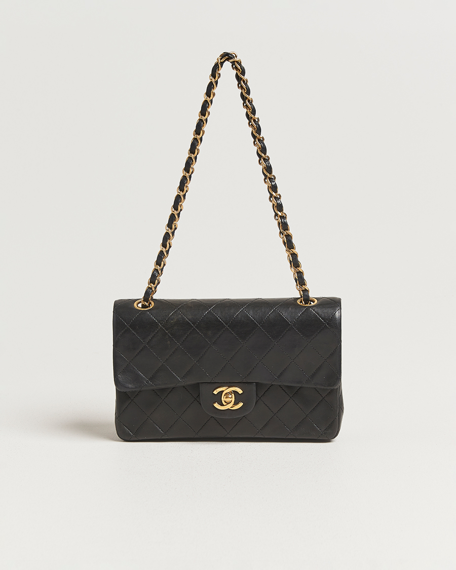 Herr | Pre-Owned & Vintage Bags | Chanel Pre-Owned | Classic Double Flap Small Lambskin Black