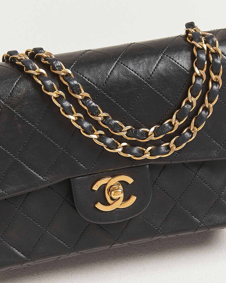 Herr | Pre-Owned & Vintage Bags | Chanel Pre-Owned | Classic Double Flap Small Lambskin Black