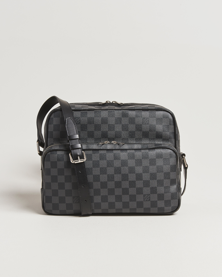 Herr | Pre-Owned & Vintage Bags | Louis Vuitton Pre-Owned | Leoh Shoulder Bag Damier Graphite
