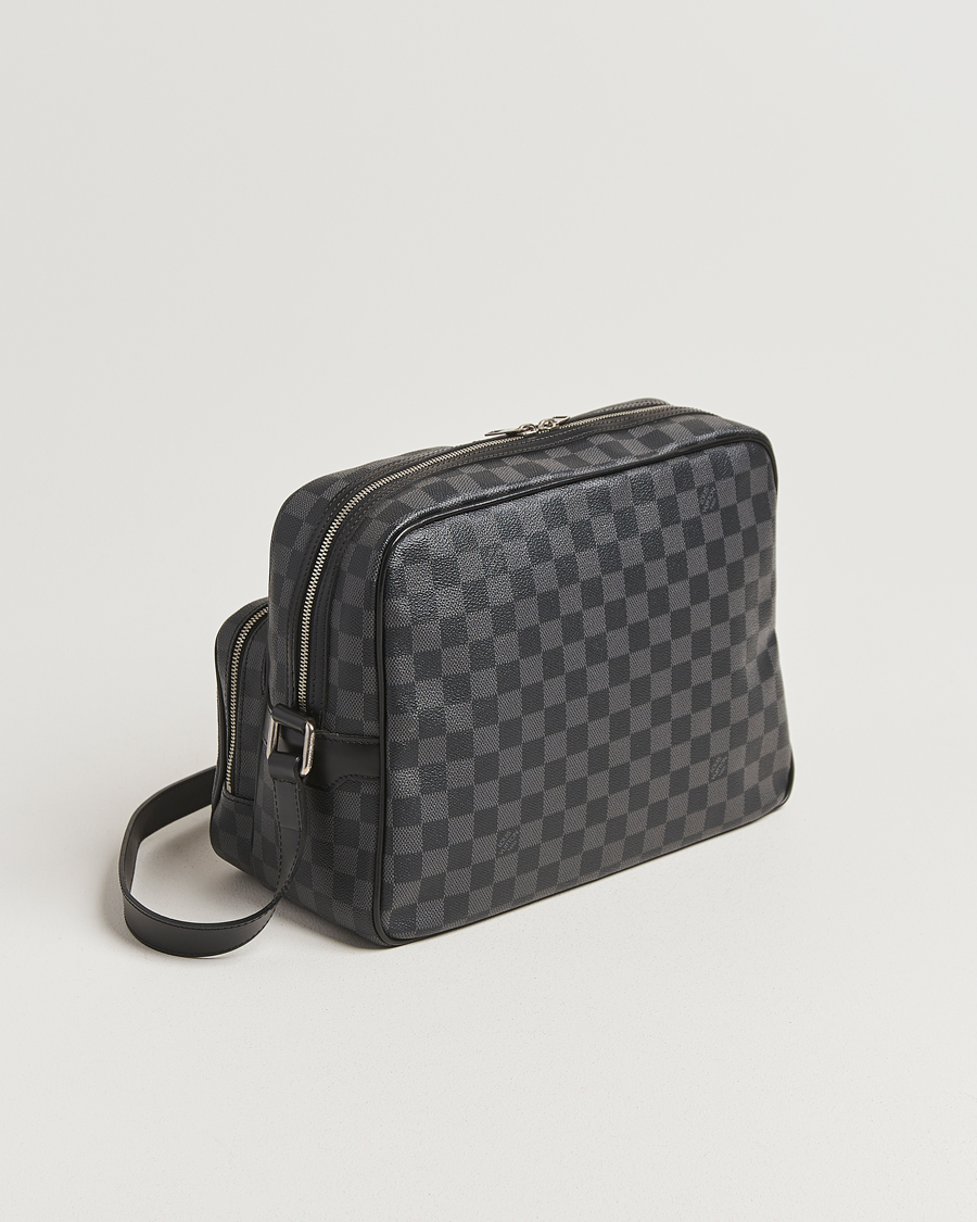 Herr | Pre-Owned & Vintage Bags | Louis Vuitton Pre-Owned | Leoh Shoulder Bag Damier Graphite