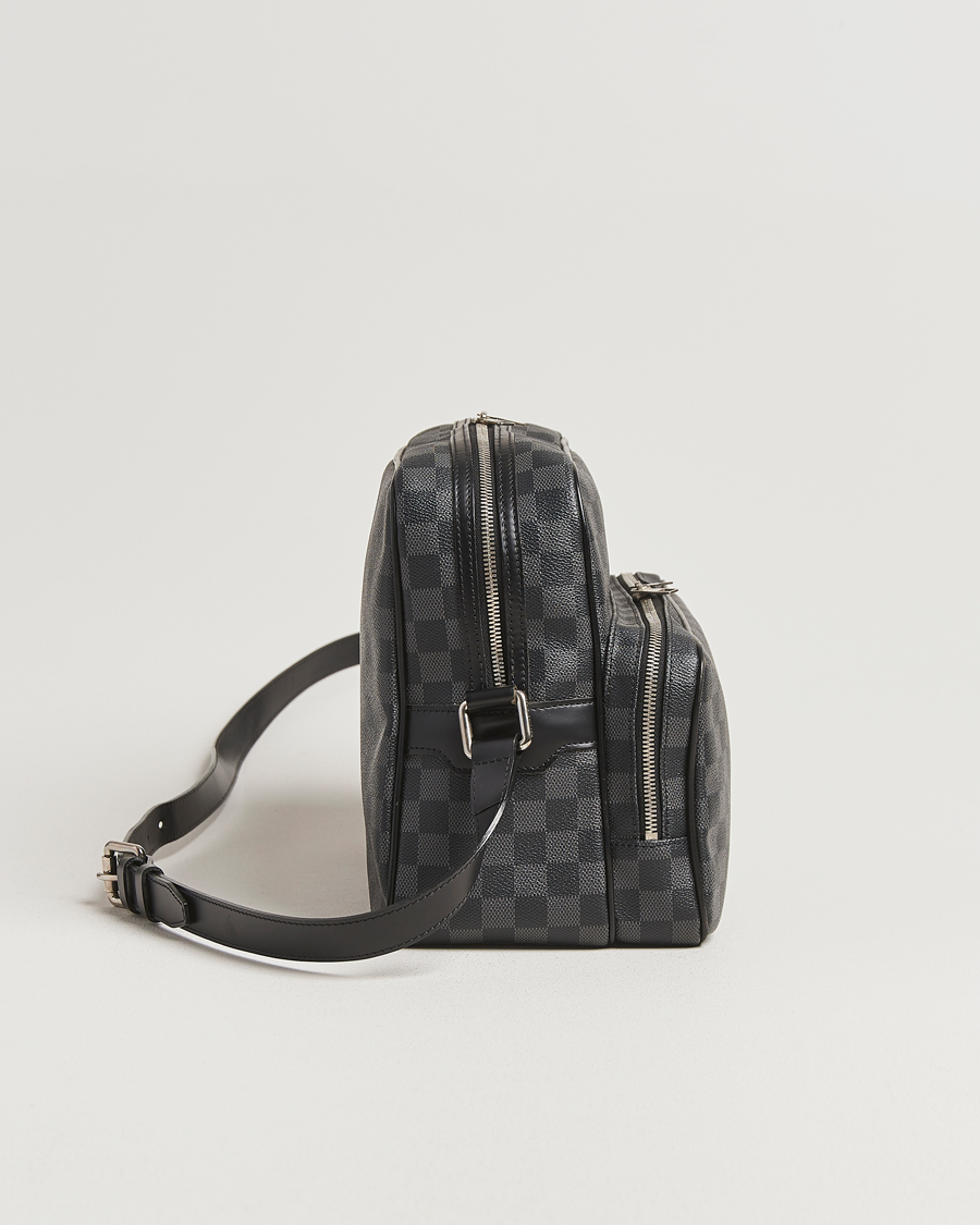 Herr | Pre-Owned & Vintage Bags | Louis Vuitton Pre-Owned | Leoh Shoulder Bag Damier Graphite