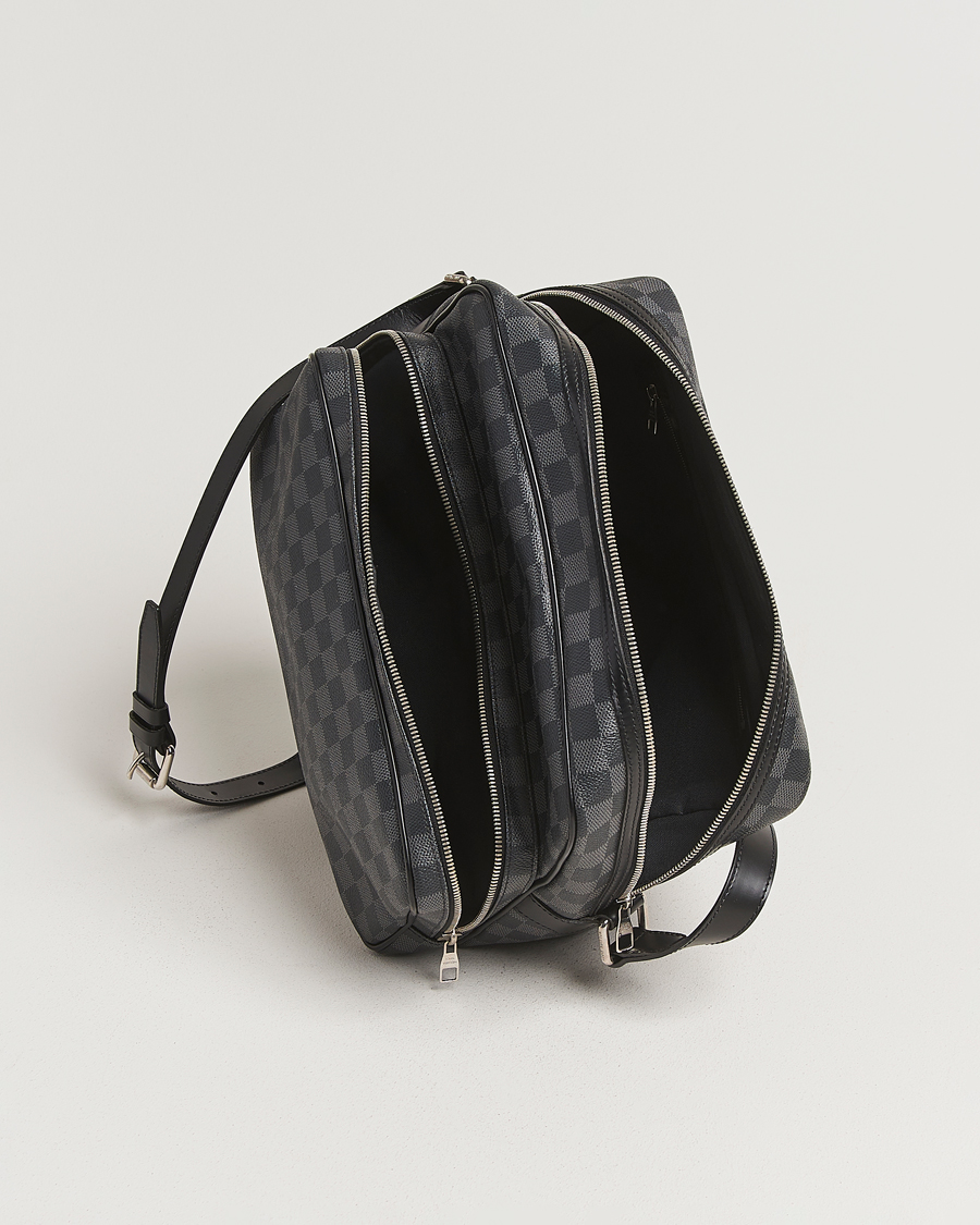 Herr | Pre-Owned & Vintage Bags | Louis Vuitton Pre-Owned | Leoh Shoulder Bag Damier Graphite