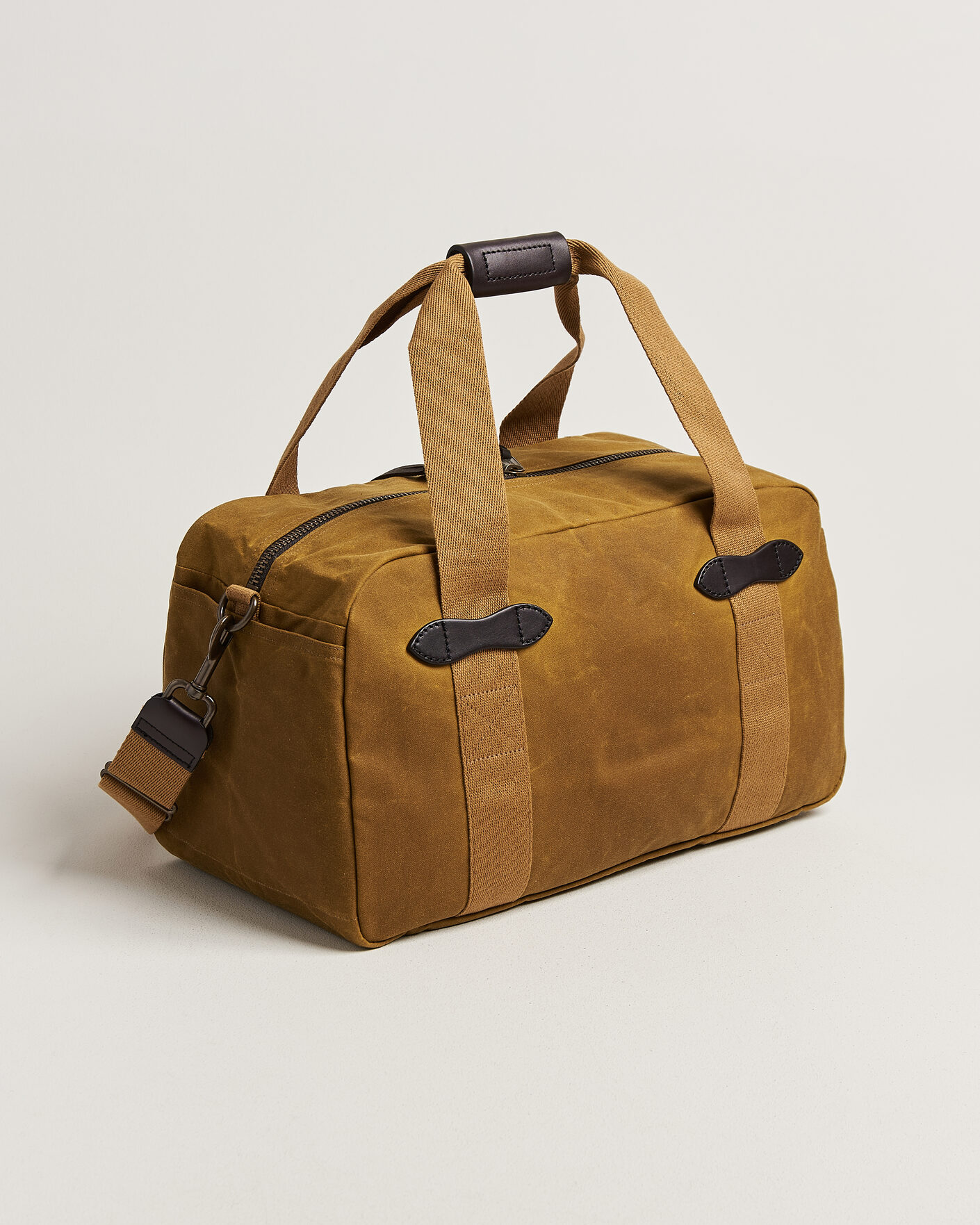 Herr | Väskor | Filson | Tin Cloth Small Duffle Tan