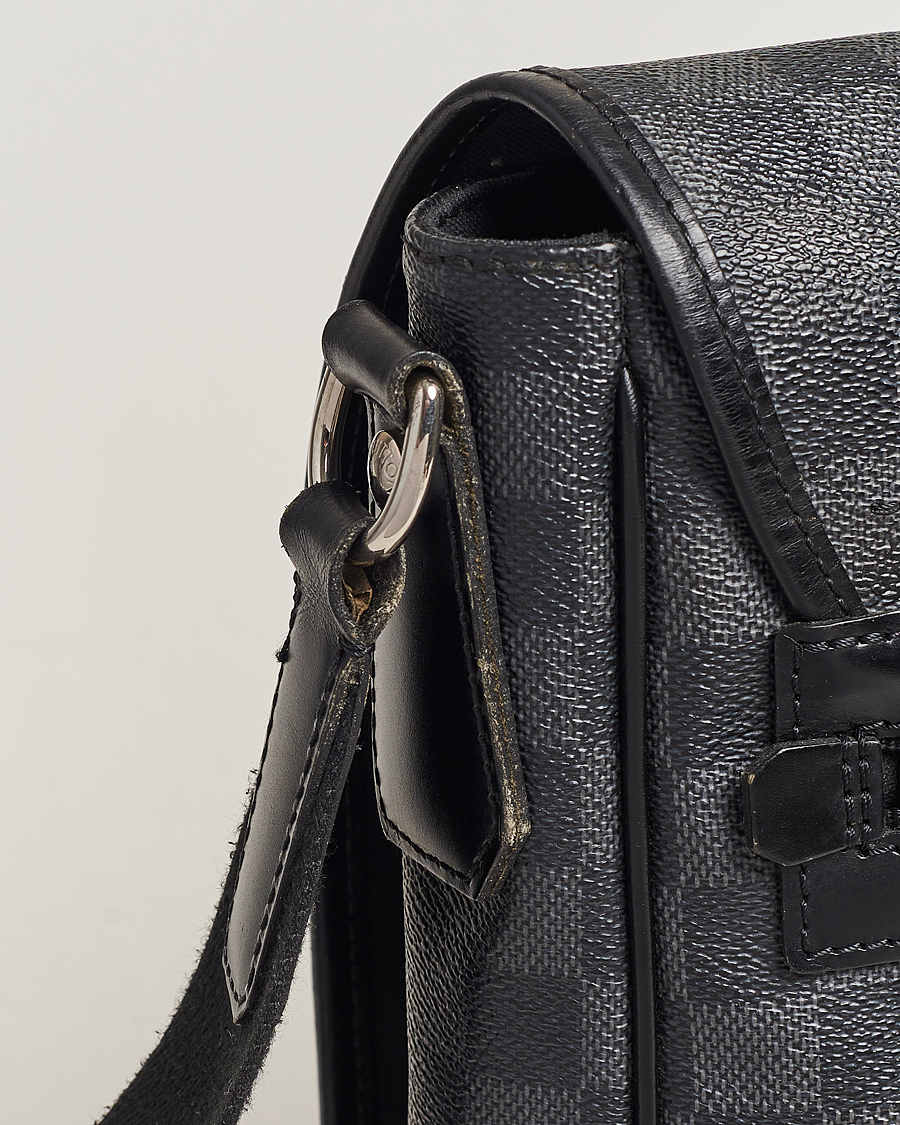 Herr | Pre-Owned & Vintage Bags | Louis Vuitton Pre-Owned | Daniel MM Shoulder Bag Damier Graphite