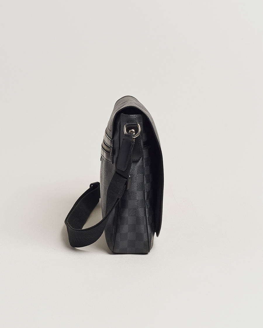 Herr | Pre-Owned & Vintage Bags | Louis Vuitton Pre-Owned | Daniel MM Shoulder Bag Damier Graphite