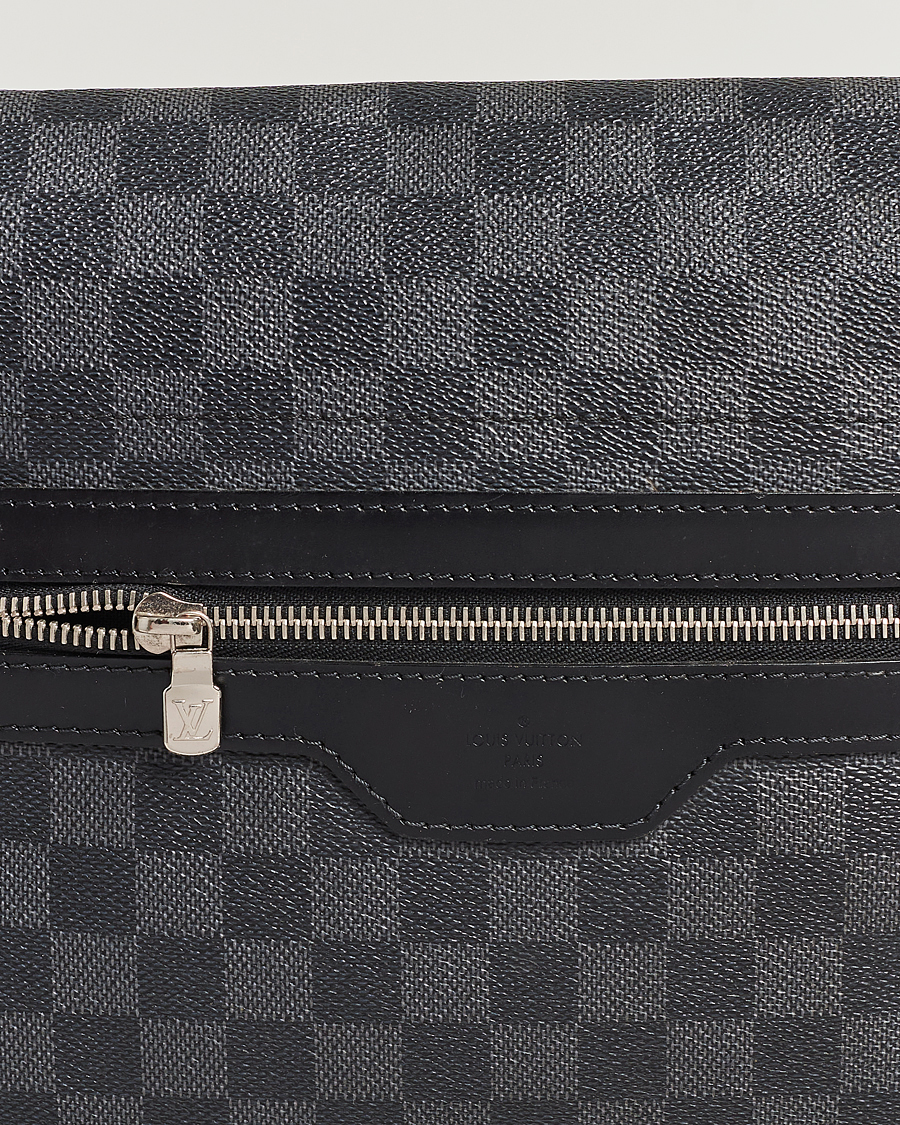 Herr | Pre-Owned & Vintage Bags | Louis Vuitton Pre-Owned | Daniel MM Shoulder Bag Damier Graphite