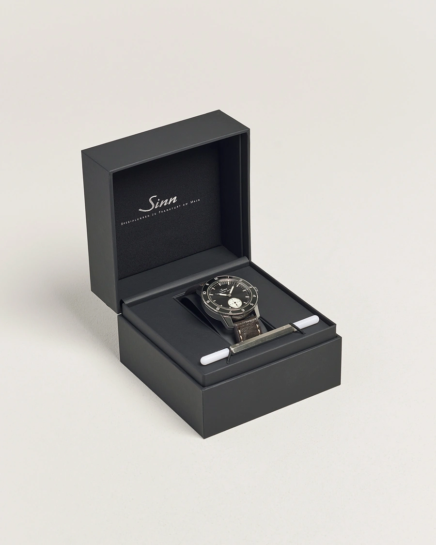 Herr | Sinn 104 Classic 12 Pilot Watch 41mm Leather Strap Black | Sinn | 104 Classic 12 Pilot Watch 41mm Leather Strap Black