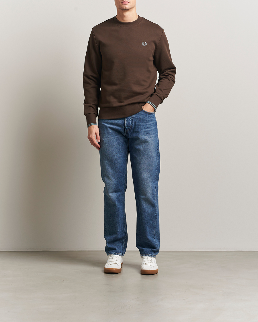 Herr | Tröjor | Fred Perry | Crew Neck Sweatshirt Burnt Tobacco