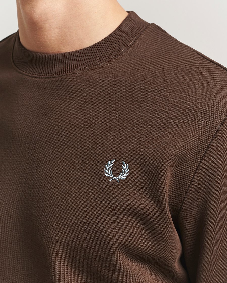 Herr | Tröjor | Fred Perry | Crew Neck Sweatshirt Burnt Tobacco