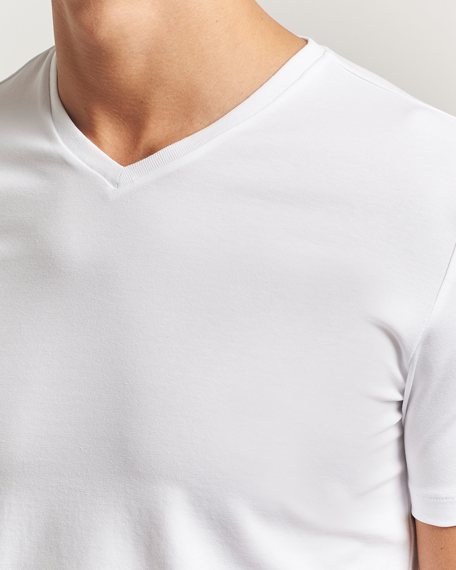 Herr | T-Shirts | Falke | 2-Pack Cotton V-Neck T-Shirt White