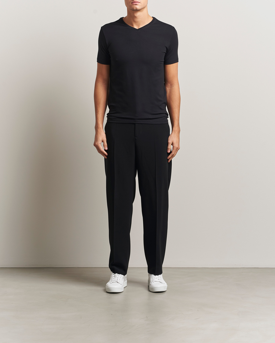 Herr | T-Shirts | Falke | 2-Pack Cotton V-Neck T-Shirt Black