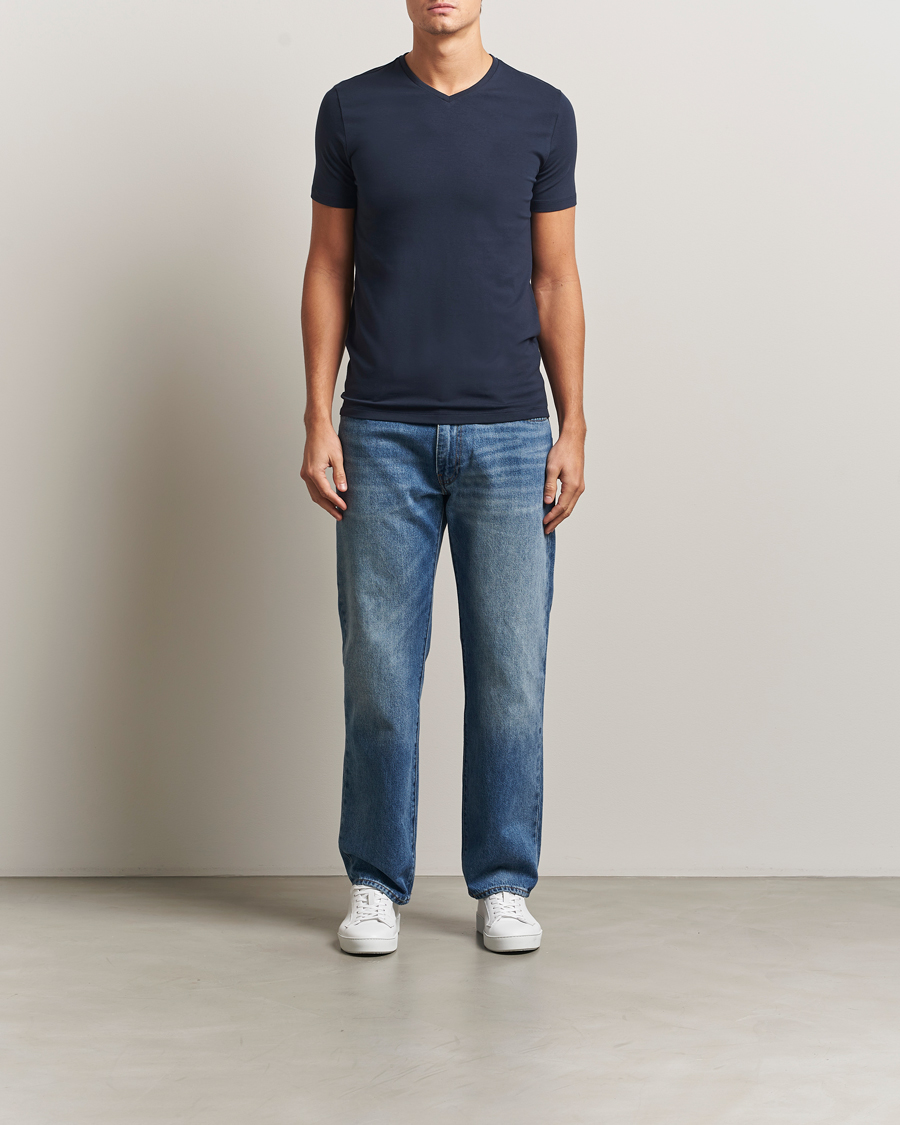 Herr | T-Shirts | Falke | 2-Pack Cotton V-Neck T-Shirt Midnight