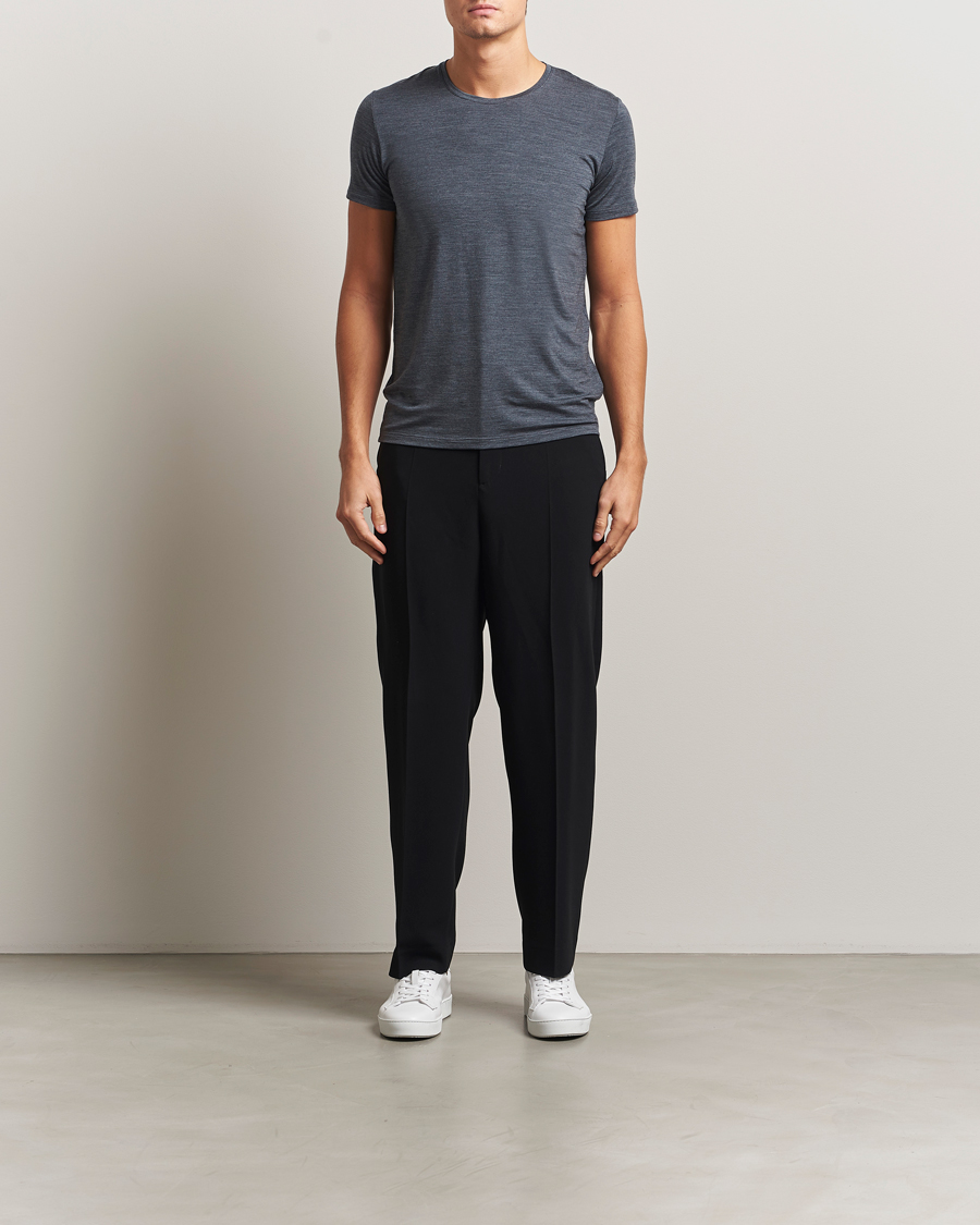 Herr | T-Shirts | Falke | Clima Wool Crew Neck T-Shirt Dark Grey Heather