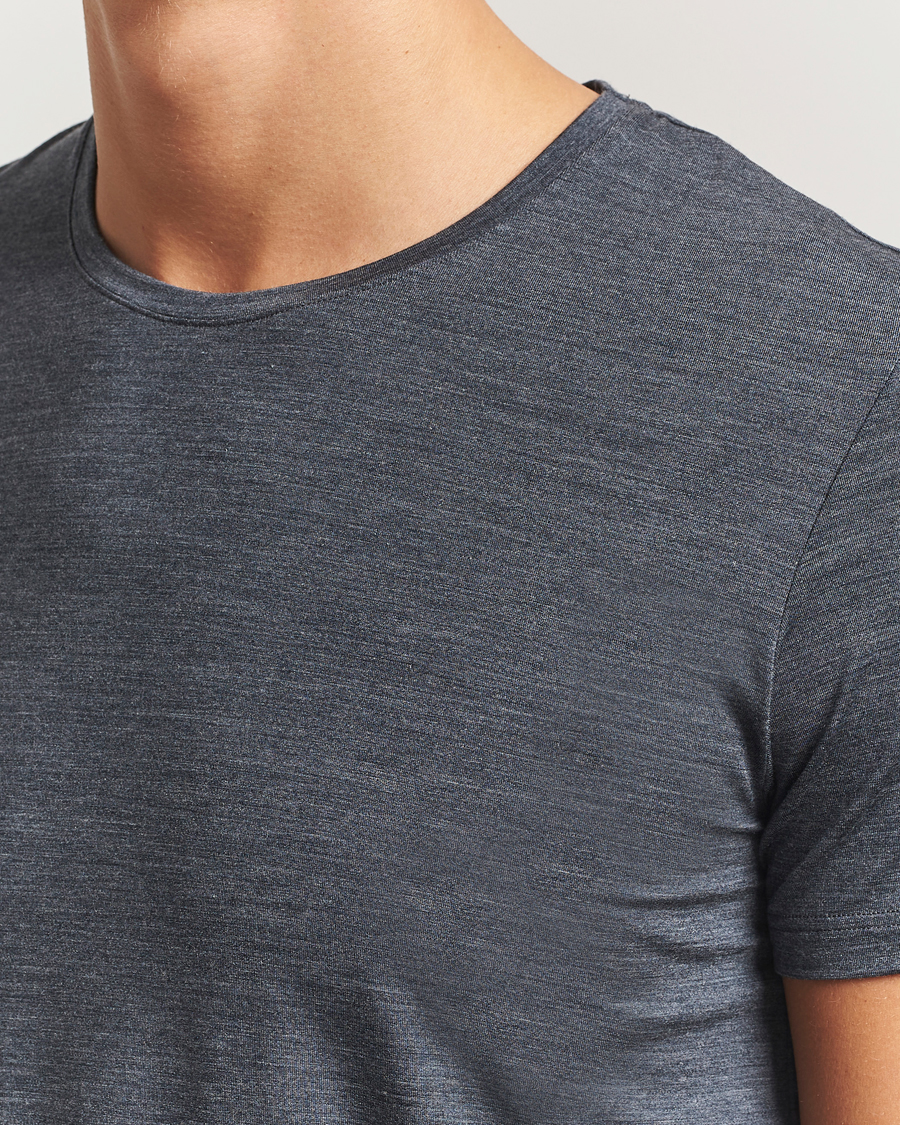 Herr | T-Shirts | Falke | Clima Wool Crew Neck T-Shirt Dark Grey Heather