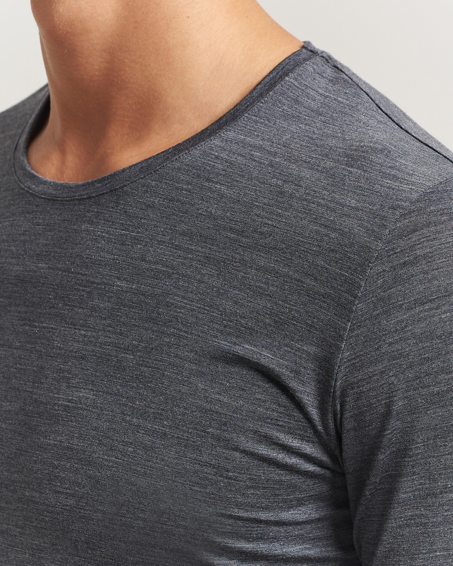 Herr | T-Shirts | Falke | Clima Wool Wool Long Sleeve T-Shirt Dark Grey Heather